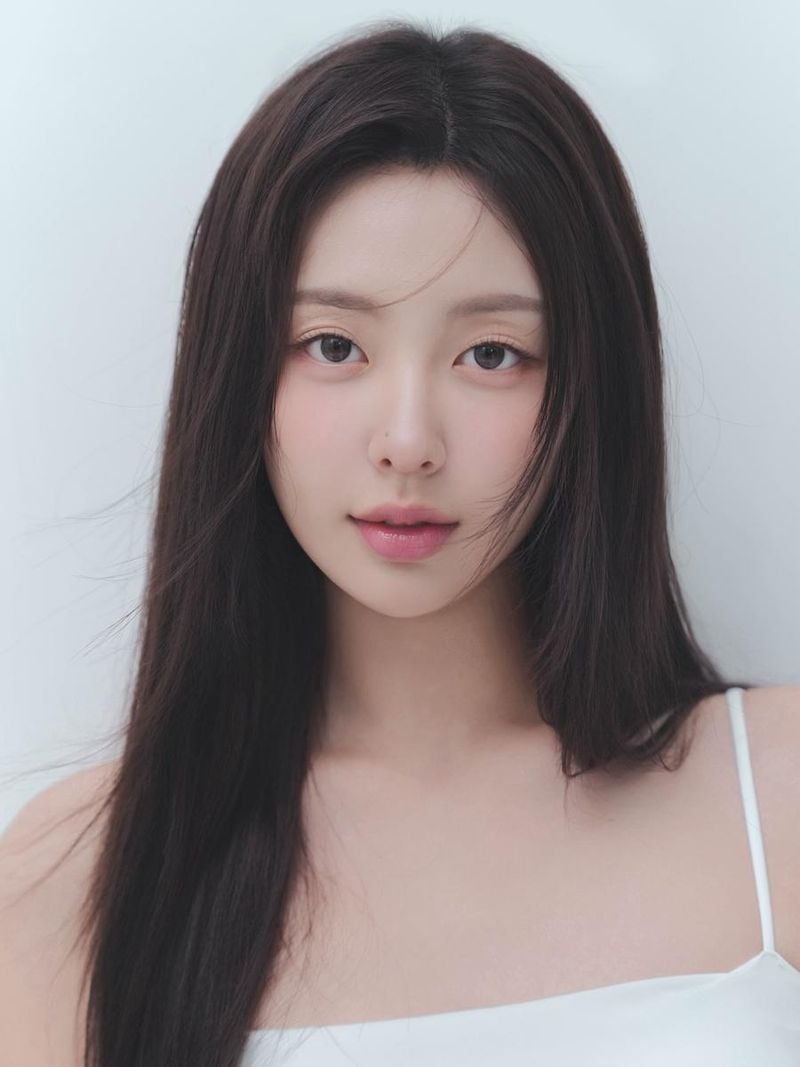 “너무 빠른 시간을 붙잡으며”…이지연, 24살 여름에 녹아든 뭉클한 고백→청초한 눈빛 / 환승연애2 출연자 이지연 인스타그램