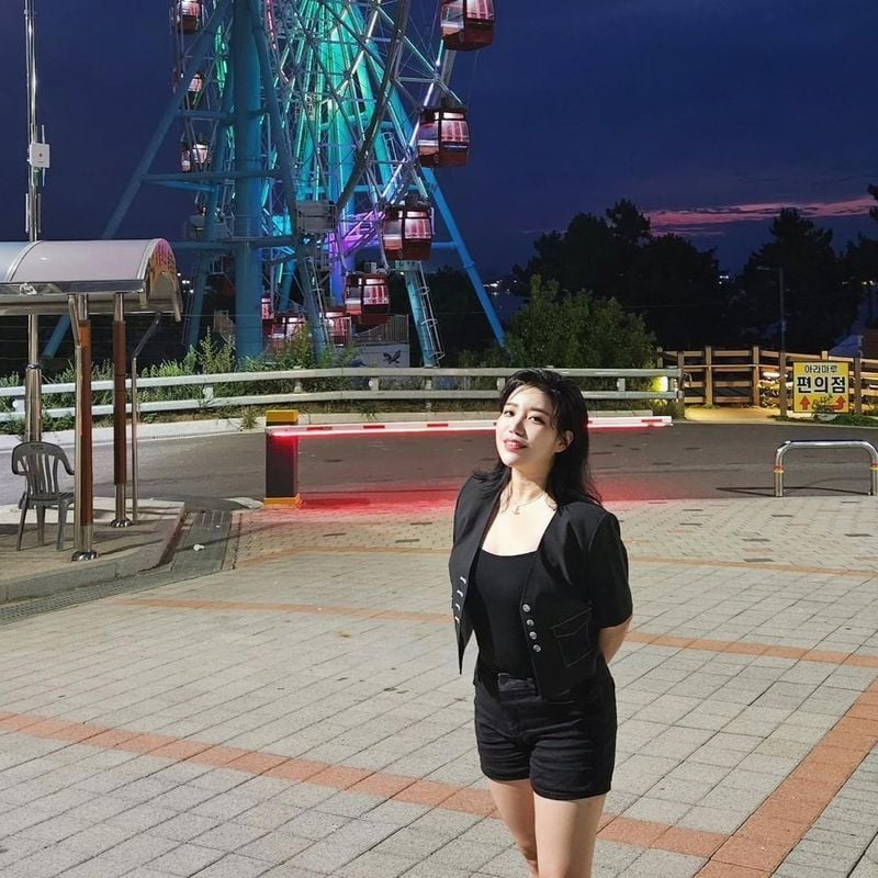 “이 노래가 위로이길”…제이세라, 밤빛 속 미소→낭만적 대관람차 인증 / 가수 제이세라 서주하 인스타그램