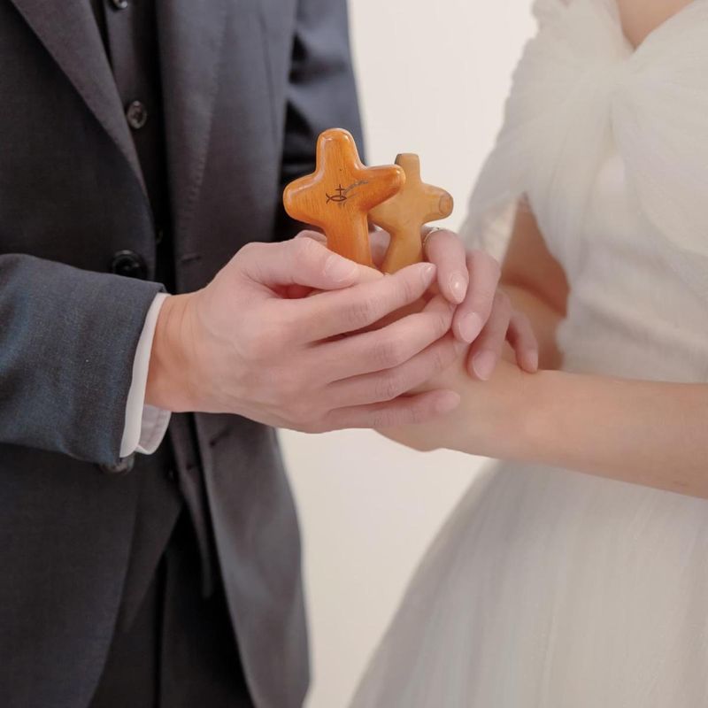 “저 결혼해요”…한은선, 설렘 가득한 웨딩 예고→감성 근황 / 배우, 화가 한은선 인스타그램