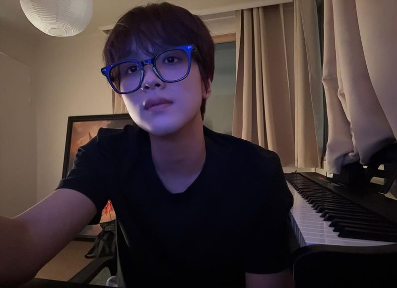 “늦었지”…해찬, 심야의 고요 속→묵직한 존재감 / 그룹 NCT 해찬 인스타그램