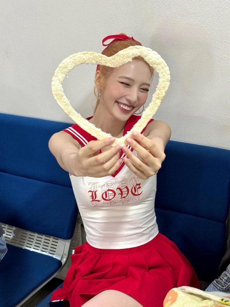 “사랑 가득한 하루”…조이, 환한 미소로 무더위도 압도 / 걸그룹 레드벨벳 조이 박수영 인스타그램