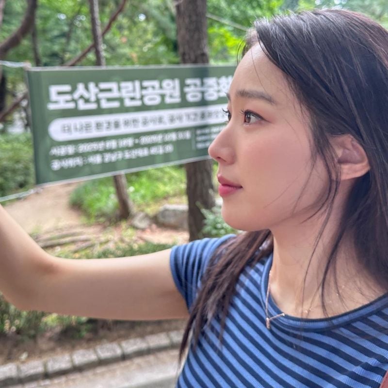“오랜만의 디카 감성”…주시은, 여름숲 산책→청량한 순간 / 아나운서 주시은 인스타그램