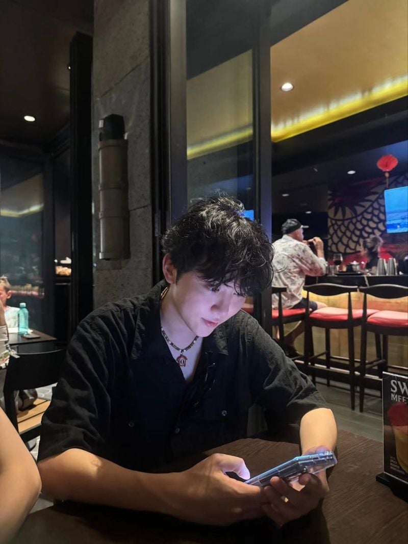 “하와이의 밤, 생각에 잠기다”…승관, 여름 끝자락→고요한 순간 포착 / 그룹 세븐틴 승관 인스타그램