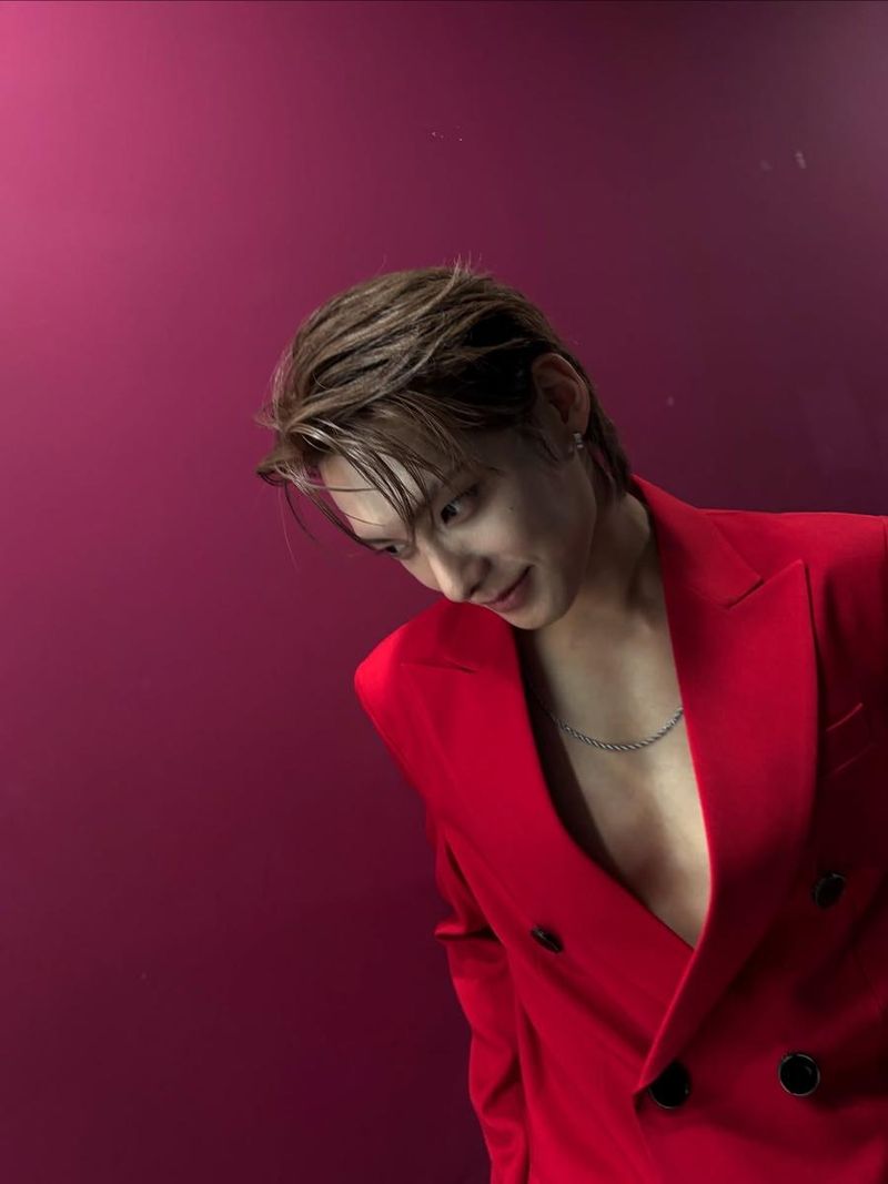 “강렬함은 한순간”…박준희, 붉은 수트로→압도적 변신 / 그룹 에이스 박준희 인스타그램