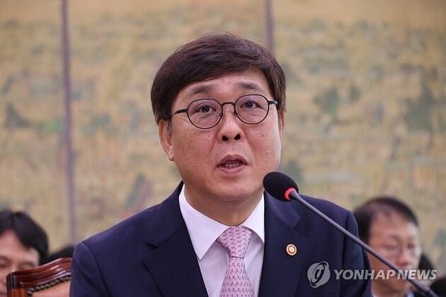 “반도핑 국제 협력 논의”…최휘영 장관, WADA 회장과 면담 / 연합뉴스