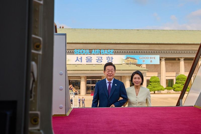 “한국과 일본, 함께 걸어갈 미래”…이재명, 출국길에서 전한 신뢰의 무게 / 정치인 이재명 인스타그램