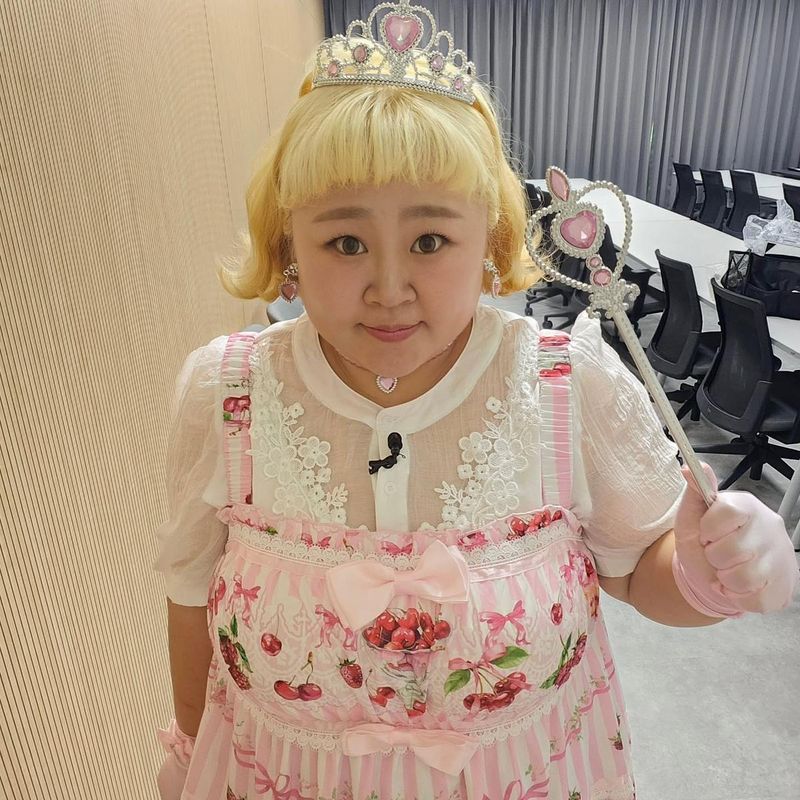 “나 27키로 뺐는데 배불리나 공주임”…홍윤화, 러블리 변신→동화 같은 유쾌함 / 코미디언 홍윤화 인스타그램