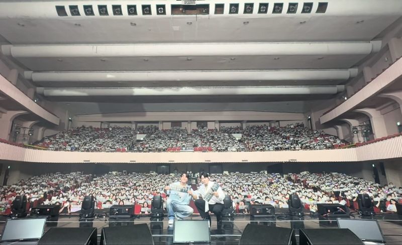 “다시 무대 위에서”…이진성, 디데이 콘서트→가득 채운 압도적 공감 / 먼데이키즈 이진성 인스타그램