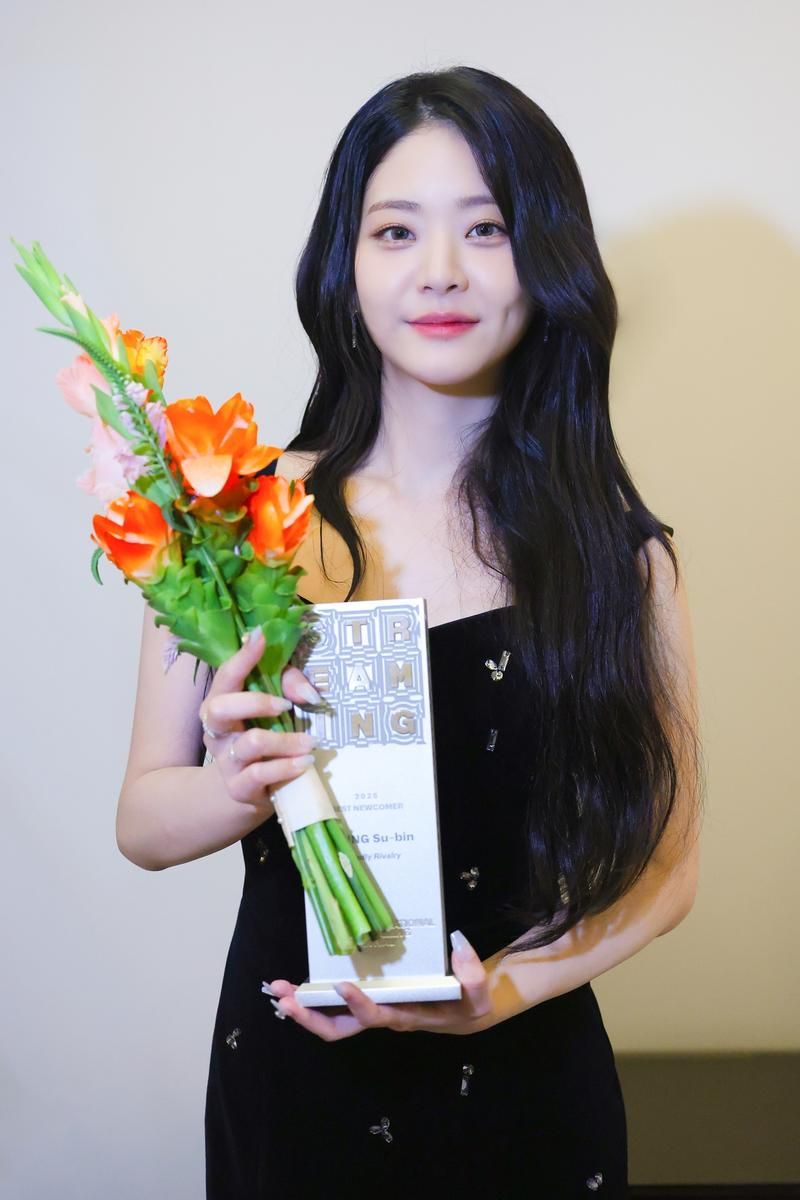“글로벌 여신 등극”…정수빈, ‘글로벌 OTT 어워즈’ 여자 신인상→세계가 주목한 존재감 / 제이와이드컴퍼니
