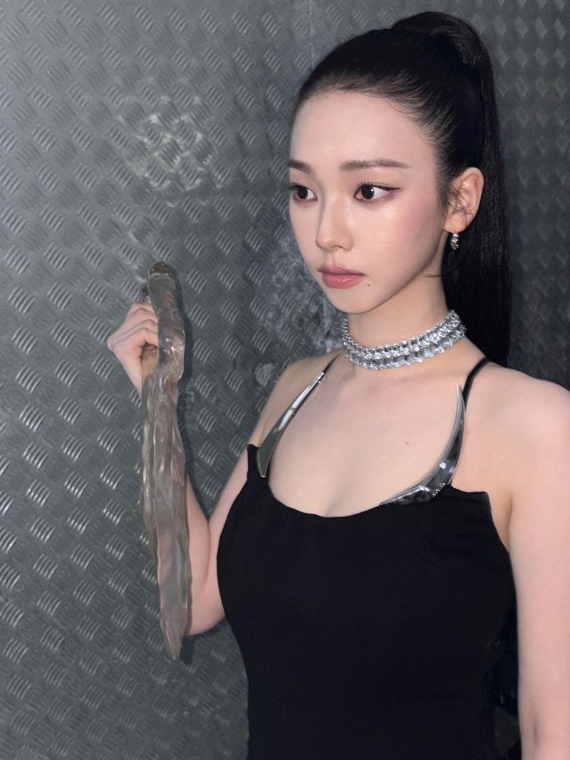 “친해지길 바래”…카리나, 신비로운 눈빛→여름 밤 분위기 압도 / 에스파 카리나 인스타그램