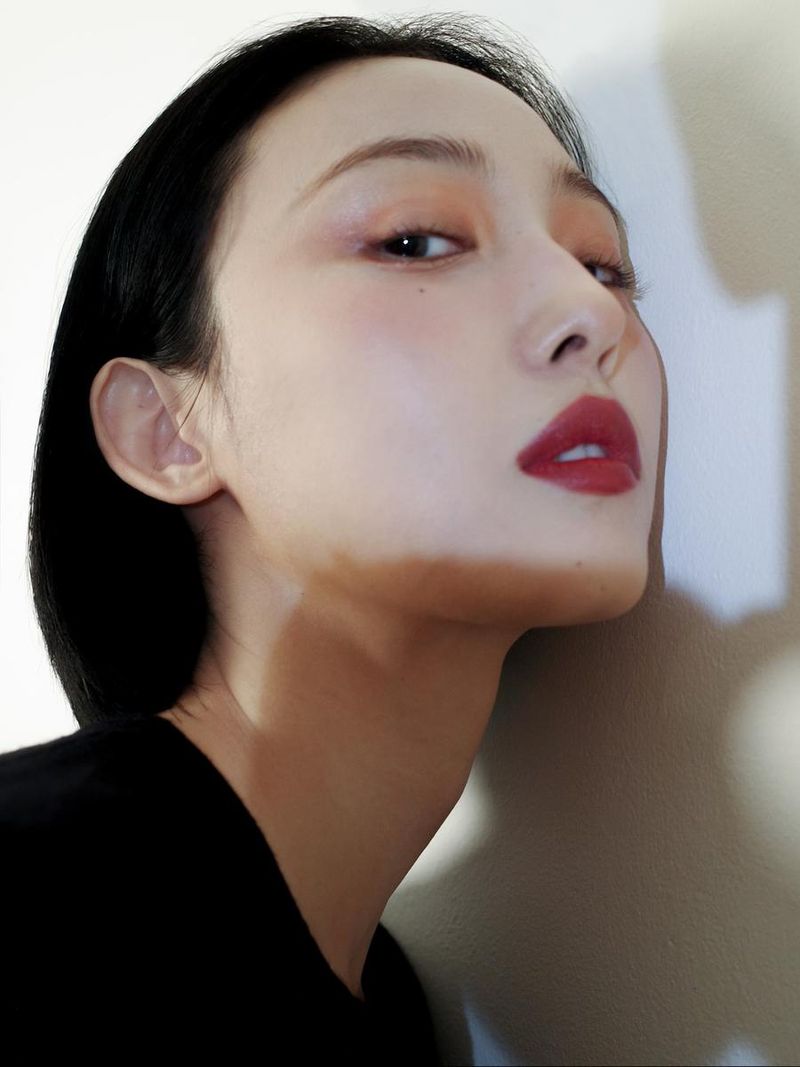 “새로운 여정 앞에 멈춘 시선”…전소니, 고요한 긴장감→강렬한 시선 압도 / 배우 전소니 인스타그램