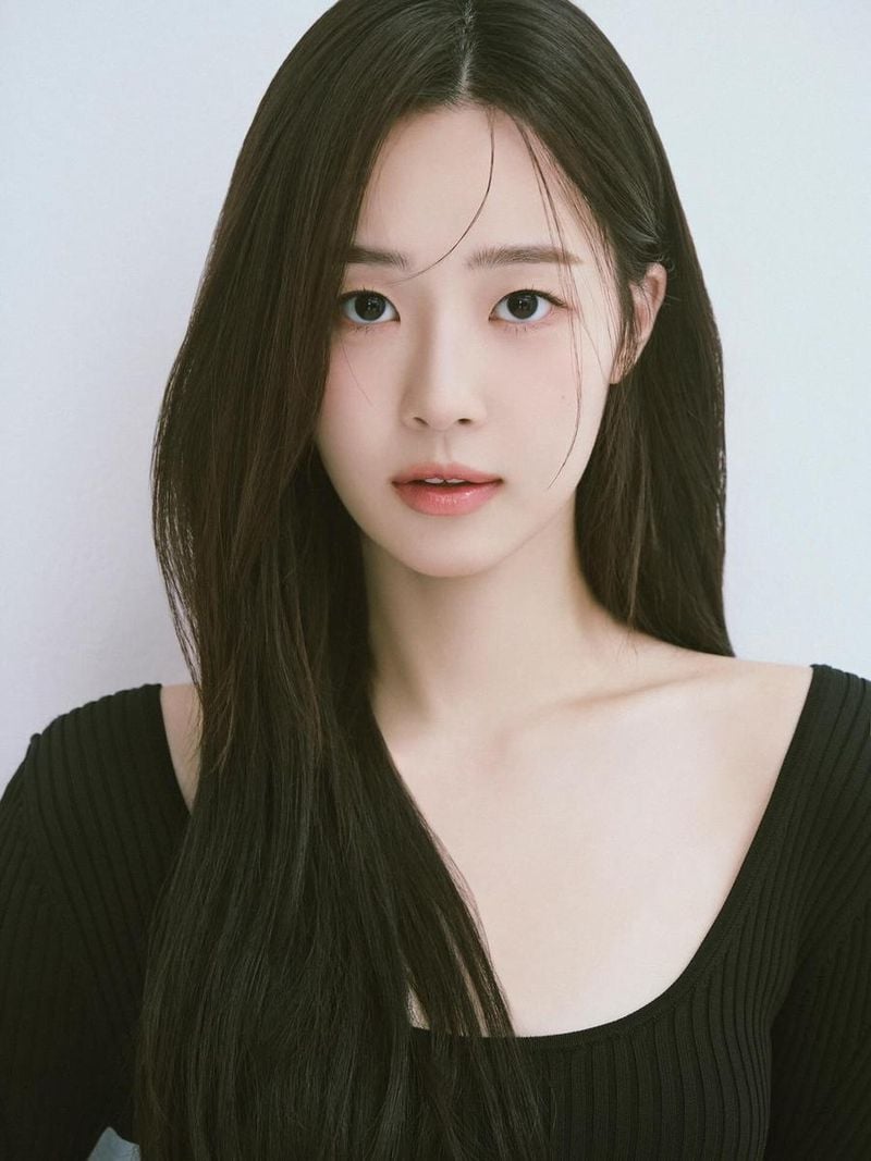 “차분한 시선이 머문 오후”…최예빈, 깊은 눈빛→단정한 존재감 / 배우 최예빈 인스타그램