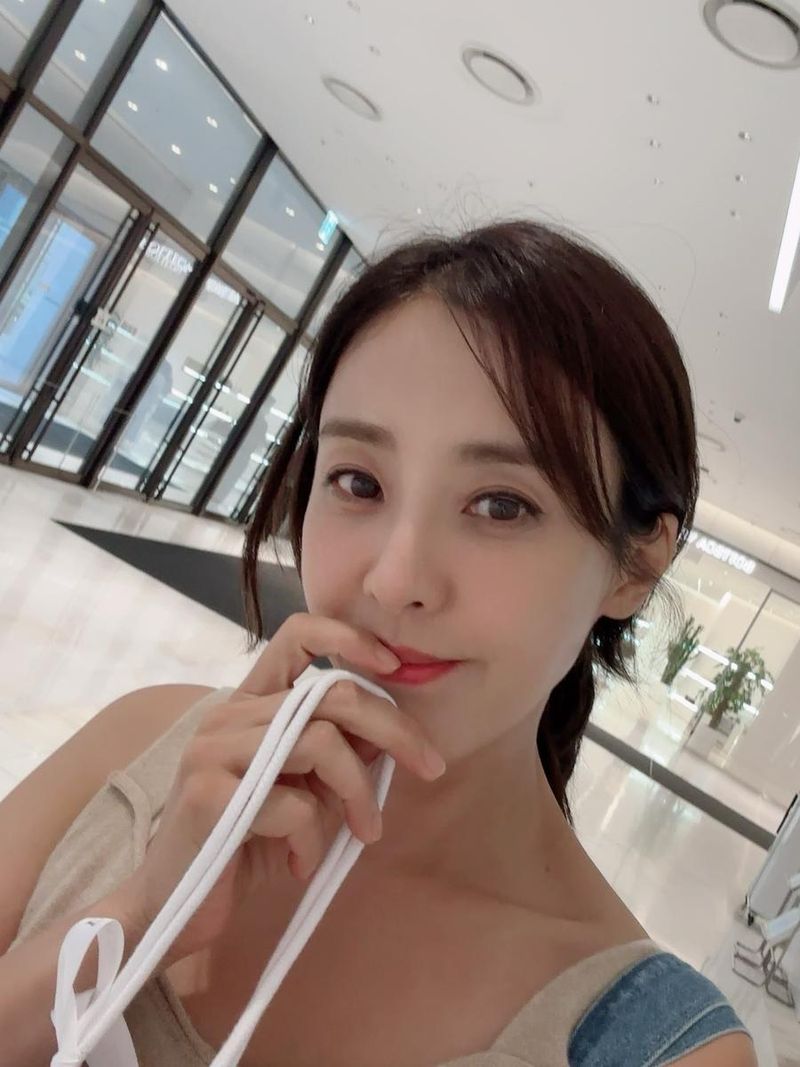 “미루고 미뤘던 그 순간”…박은혜, 투명한 미소→여름 쇼핑 감성 / 배우 박은혜 인스타그램