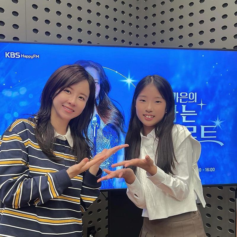 “정말 좋아하는 언니와 함께라서”…빈예서, 설렘 가득 라디오→환한 순간 / 가수 빈예서 인스타그램