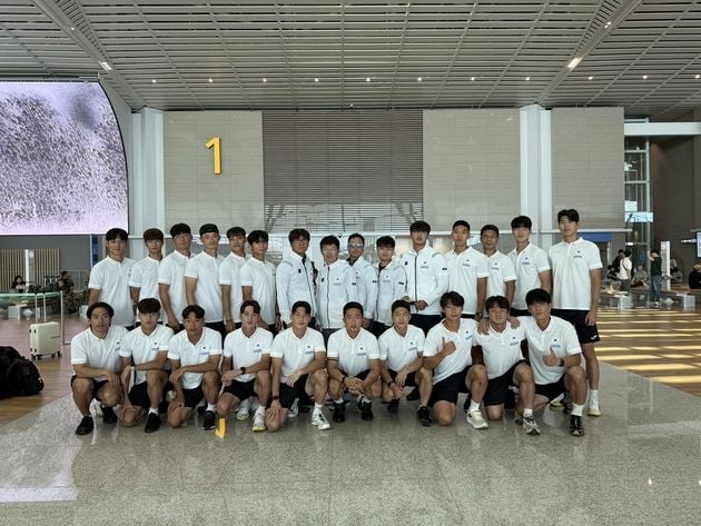 “아시아컵 출전”…한국 남자하키 대표팀, 인도행 출국 B조 편성 / 연합뉴스