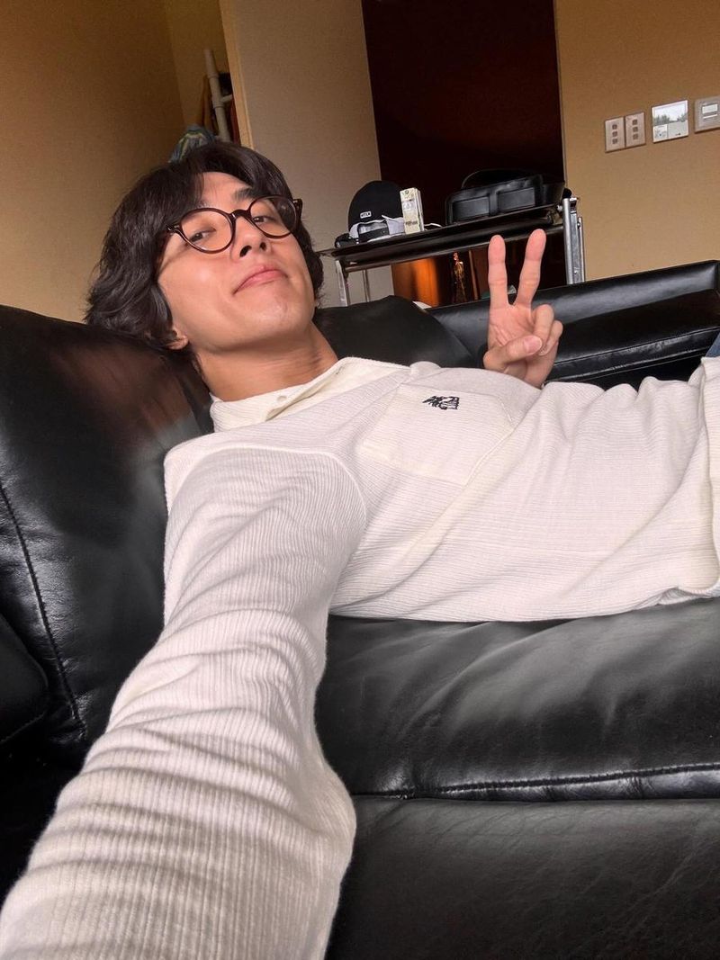 “오늘은 이것 저것 했다”…최정훈, 여름 끝자락→여유 담은 미소 / 잔나비 최정훈 인스타그램