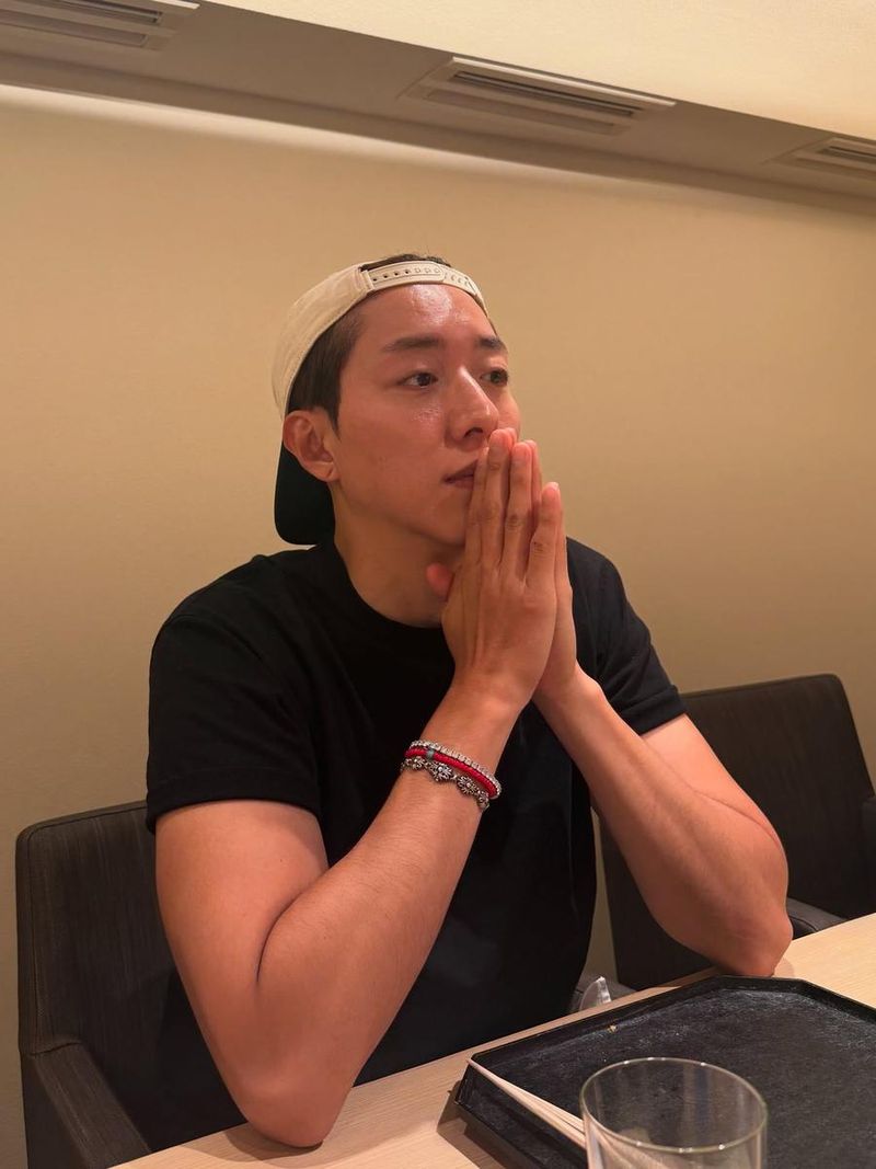 “얼른 시원해졌으면 좋겠다”…이정신, 여름의 끝자락→생각에 잠긴 일상 / 그룹 씨엔블루 이정신 인스타그램