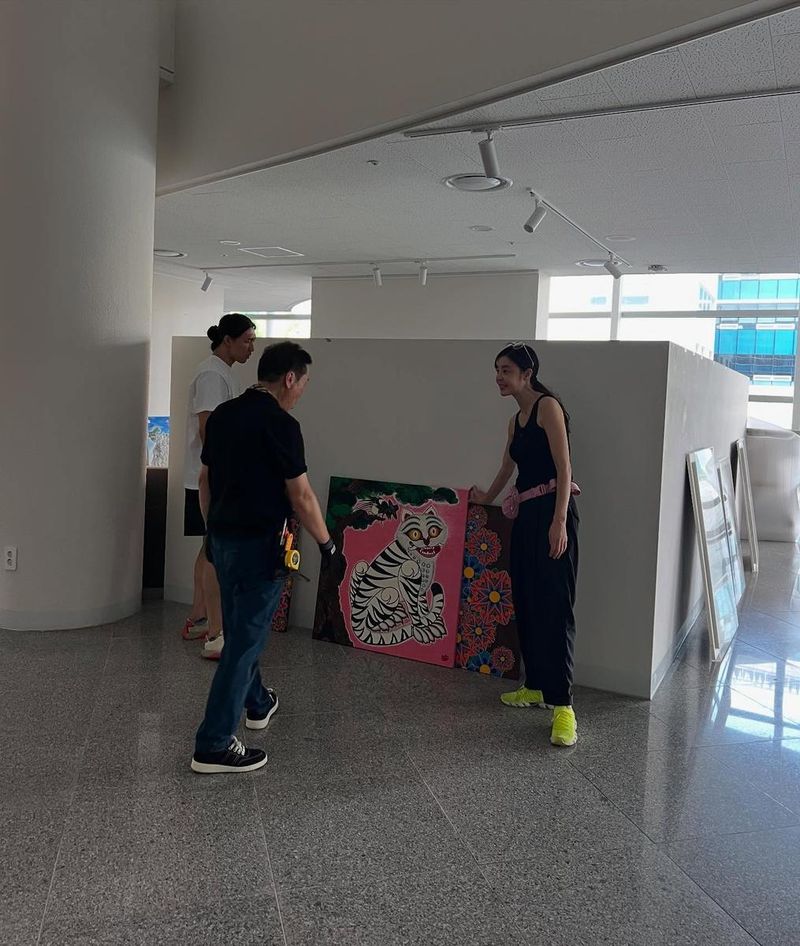 “시간이 어떻게 흐르는지”…김규리, 전남 여름→설레는 전시 설치 현장 / 배우 김규리 인스타그램
