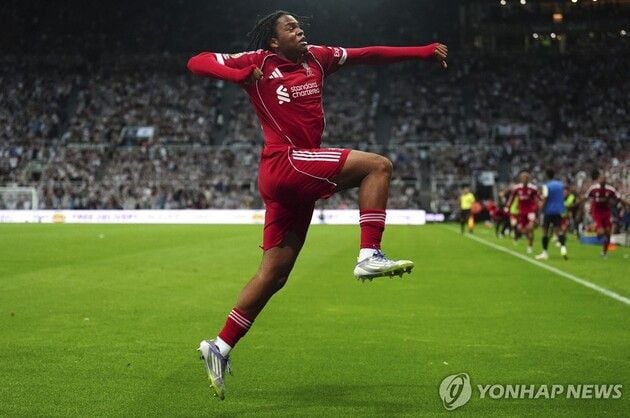 “후반 추가시간 극장골”...은구모하, EPL 데뷔전 결승골로 최연소 득점 4위 / 연합뉴스