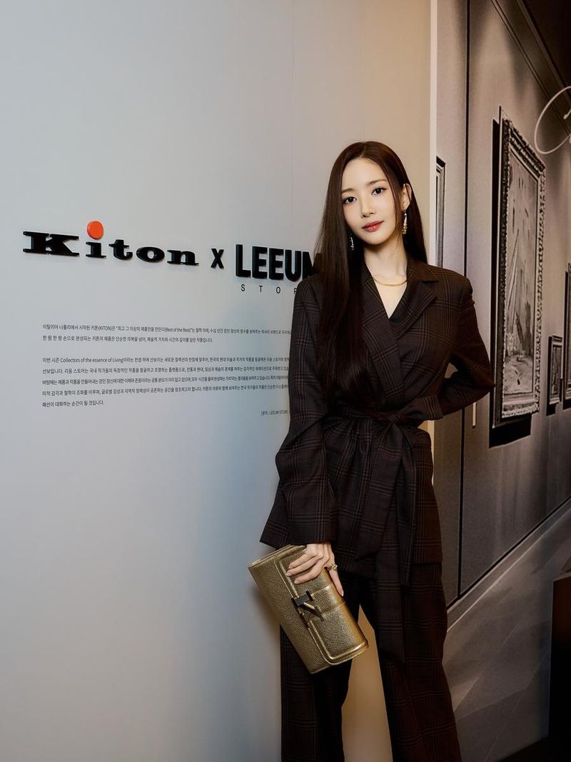 “빛과 그림자 사이”…박민영, 가을 전율→수트룩 완성 / 배우 박민영 인스타그램