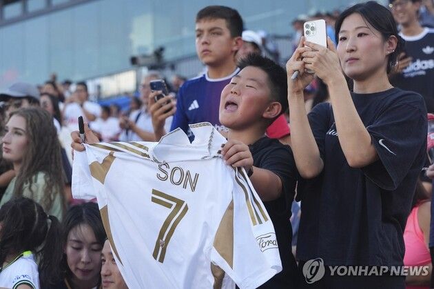 “289% 보도량 급증”…손흥민, LAFC 합류에 티켓·팬심 ‘최고치’ / 연합뉴스