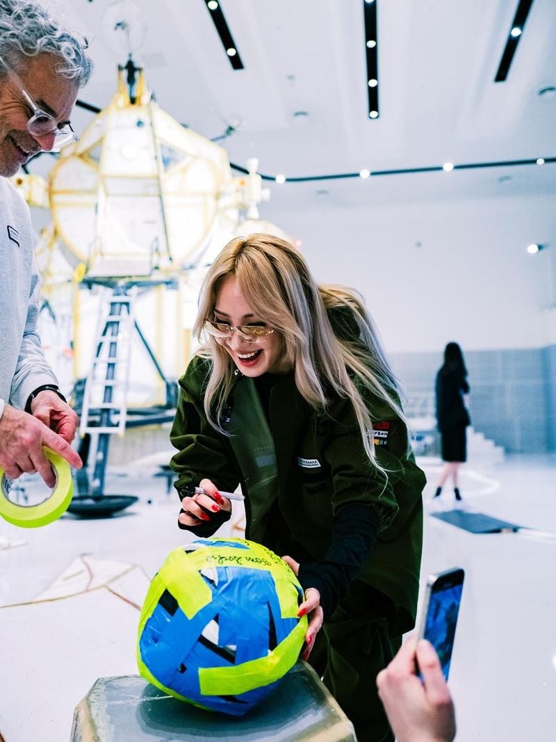 “함께한 시간들이 특별했죠”…CL, 자유로운 여름→예술적 열정 드러낸 순간 / 걸그룹 2NE1 CL 인스타그램