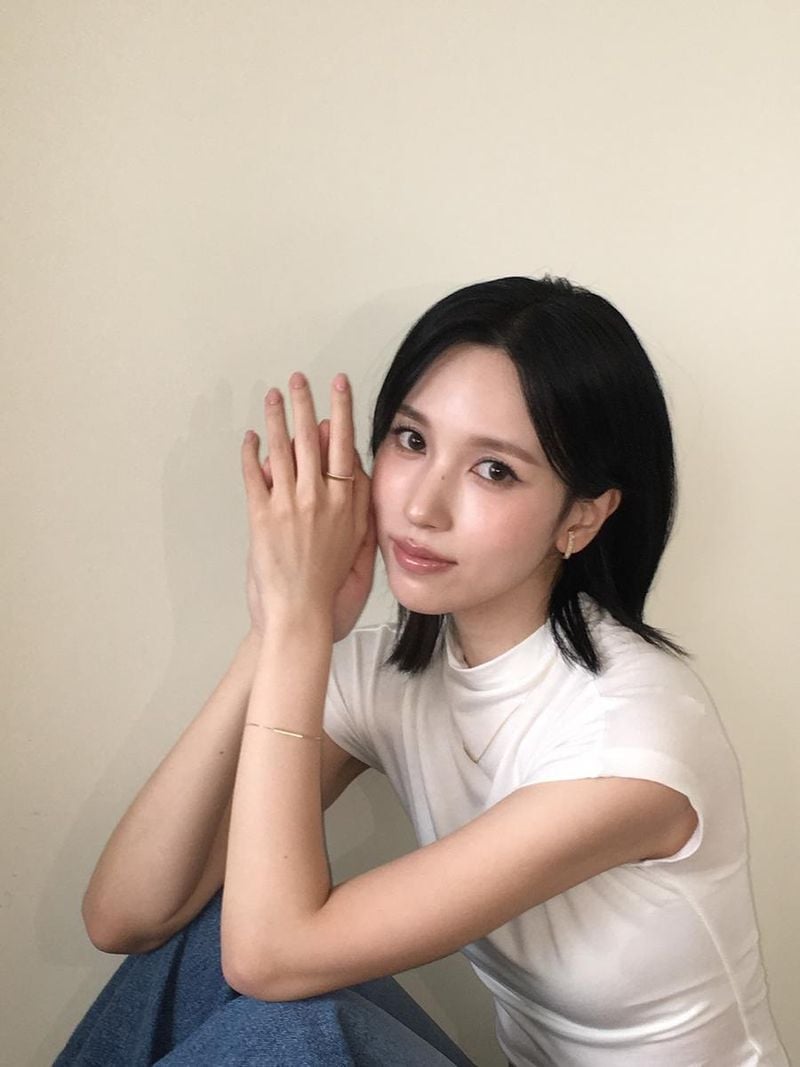 “존재감 가득한 고요함”…미나, 여름 오후→모던 시크 정점 / 걸그룹 트와이스 미나 인스타그램