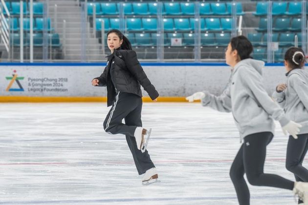 “피겨 유망주 지도”…김연아, 플레이윈터 아카데미서 마스터반 강습 / 연합뉴스