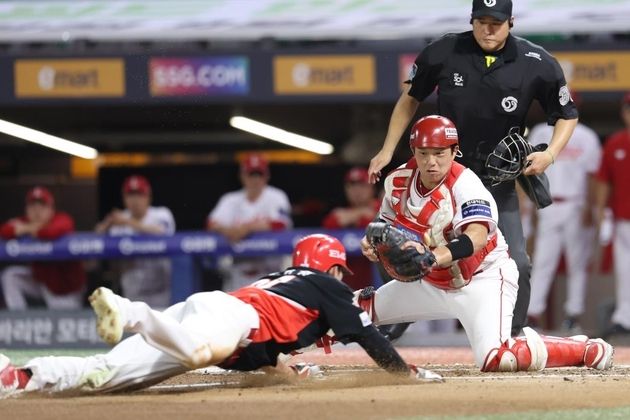 “연장 11회 대역전극”…KIA, SSG에 4-2 승리하며 6연패 탈출 / 연합뉴스