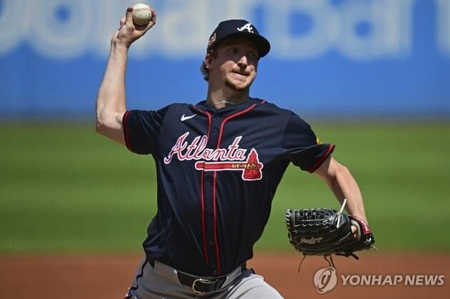 “KBO MVP 영입”…페디, 밀워키와 1년 계약 후 MLB 복귀 / 연합뉴스
