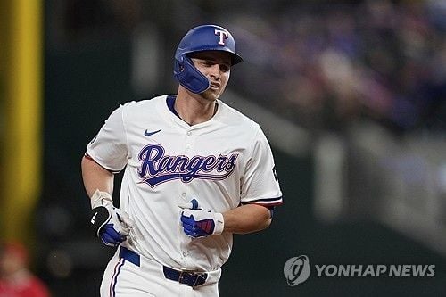 “4회 투런포에도 교체”…코리 시거, 충수염 수술로 전력 이탈 / 연합뉴스