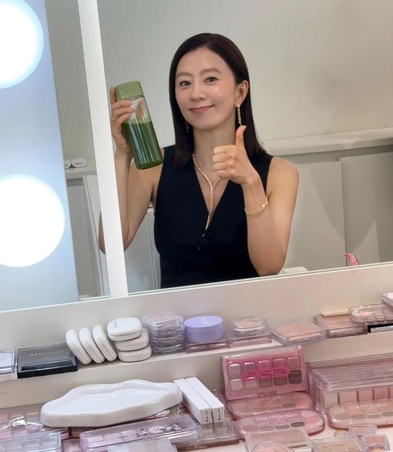 배우 김희애 인스타그램