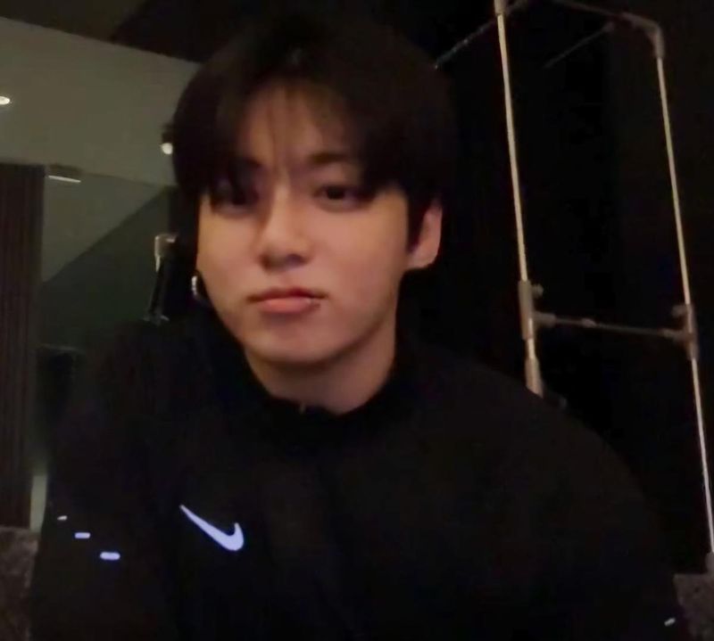 “정국 러닝머신 한밤 라이브”…방탄소년단 정국, 실시간 1650만 명 사로잡은 자기관리 끝판왕