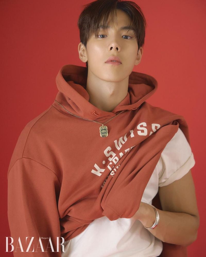 “몬스타엑스, 10주년 뜨거운 진심”…‘바자’ 커버 수익→팬클럽 이름으로 전액 기부 / 하퍼스 바자 코리아