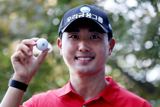 “275야드 드라이버 샷 앨버트로스”…조우영, KPGA동아회원권그룹오픈 3R 대기록 / 연합뉴스