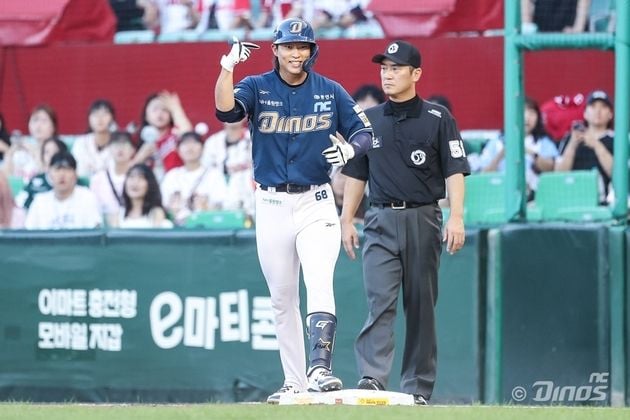 “2타점 적시타·3안타 활약”…김한별, SSG전 멀티히트로 NC 3연패 저지 / 연합뉴스