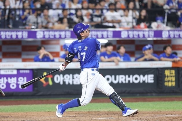 “강민호 역전 투런포”…삼성, 한화 꺾고 주말 3연전 싹쓸이 / 연합뉴스