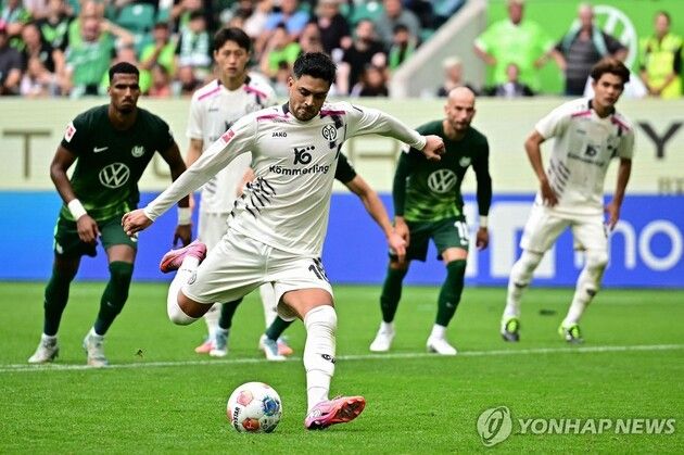 “페널티킥 극적 동점골”…마인츠, 볼프스부르크 원정 1-1 무승부 / 연합뉴스