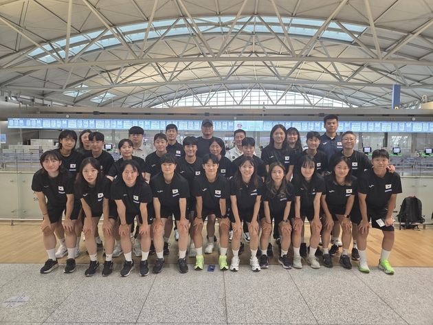 “월드컵 출전권 정조준”…여자하키 대표팀, 아시아컵 위해 중국 출국 / 연합뉴스