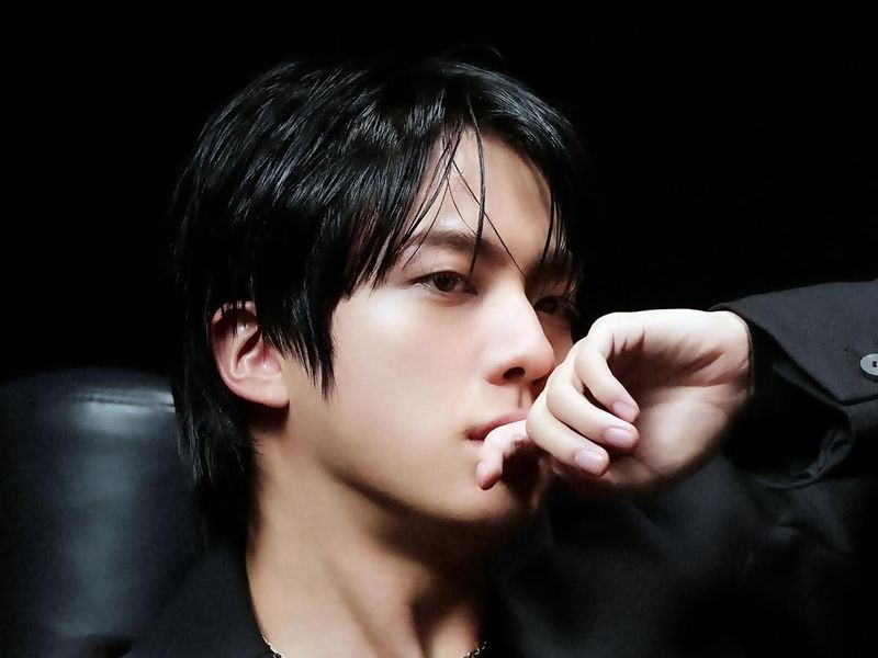 “월드투어 신화 썼다”…방탄소년단 진, ‘솔로 아시아 아티스트 최초’ 빌보드 대기록→글로벌 역주행