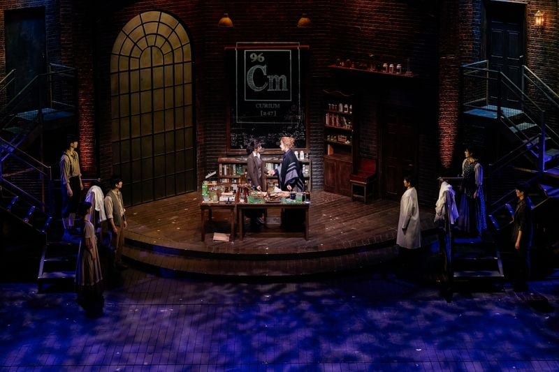 “마리 퀴리, 가족 모두 사로잡았다”…‘마리 퀴리’ 뮤지컬 감동과 이벤트→관객 마음에 특별한 여운 / 쇼온컴퍼니