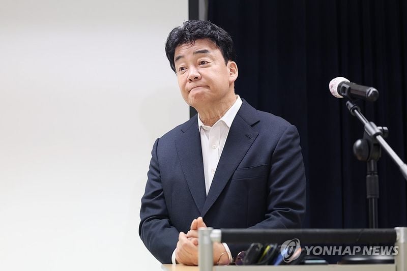 ‘더본코리아’ 백종원 대표, 주식 담보로 100억 원 출연…가맹점주 상생 강화