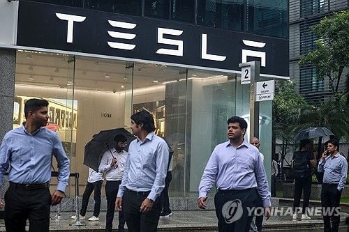‘테슬라’ 인도 첫 달 주문 600대 불과…경쟁사 比 실적 부진 지속