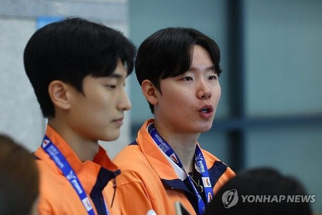 “세계선수권 2연패 달성”…서승재·김원호, 남자복식 황금계보 잇다 / 연합뉴스