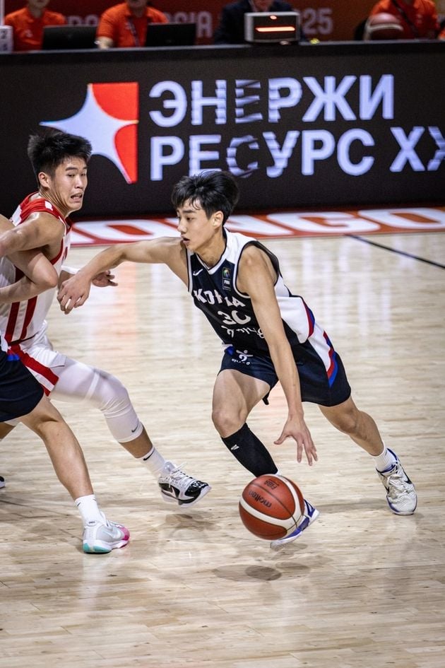 “3쿼터 11실점 흔들”…U-16 남자농구, 중국에 16점 차 패배 / 연합뉴스