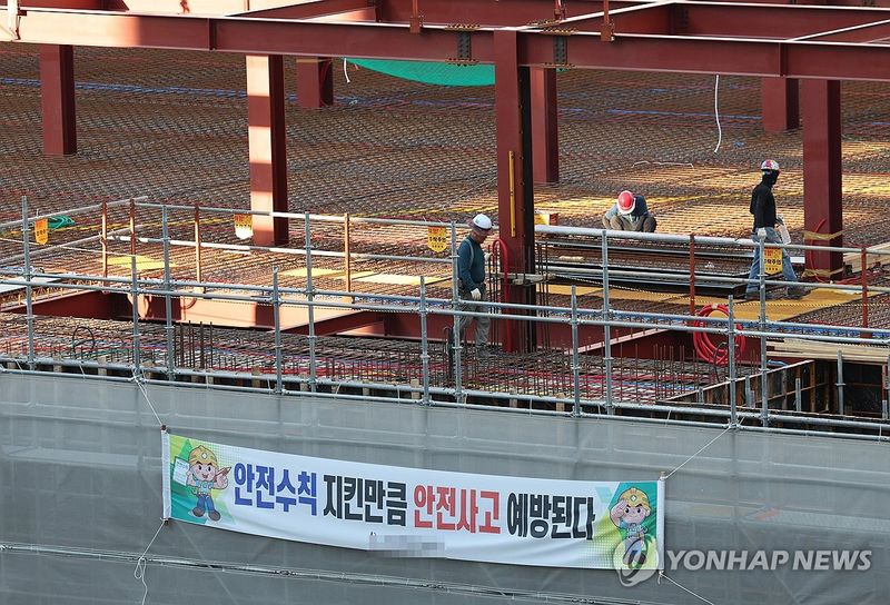 5대 은행 건설업 연체 대출 2,302억…6개월 만에 두 배 증가
