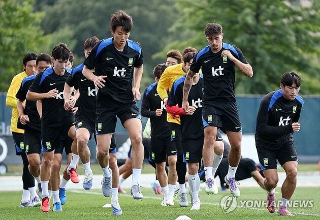 “공수 투트랙 담금질”…손흥민, 미국 첫 훈련서 밝은 분위기 연출 / 연합뉴스