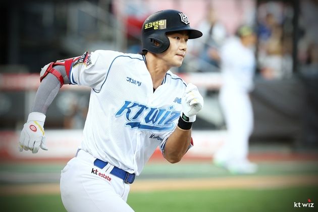 “9회말 끝내기 실책”…롯데, kt에 8-9 패배로 6위 추락 / 연합뉴스