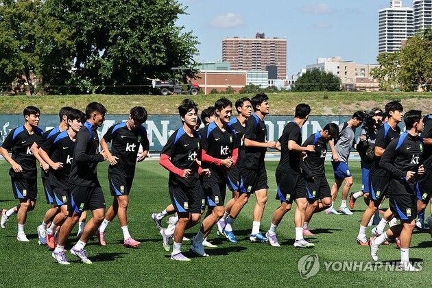 “이강인 부상 변수”…홍명보호, 미국전 앞두고 전술 집중 훈련 / 연합뉴스