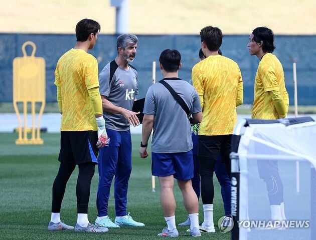 “새 코치진 첫 합류”…홍명보호, 미국 원정 새 얼굴들과 월드컵 준비 / 연합뉴스